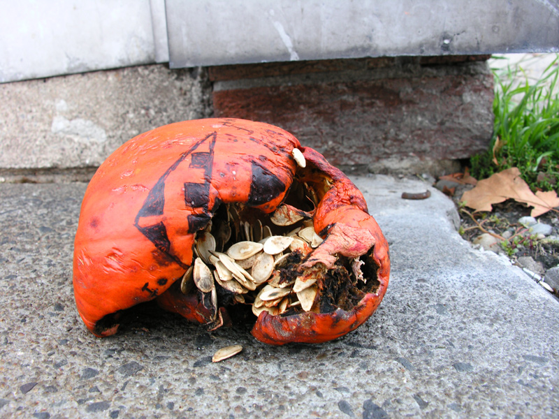 sorabji.com: Happy Halloween (Hazen Street)