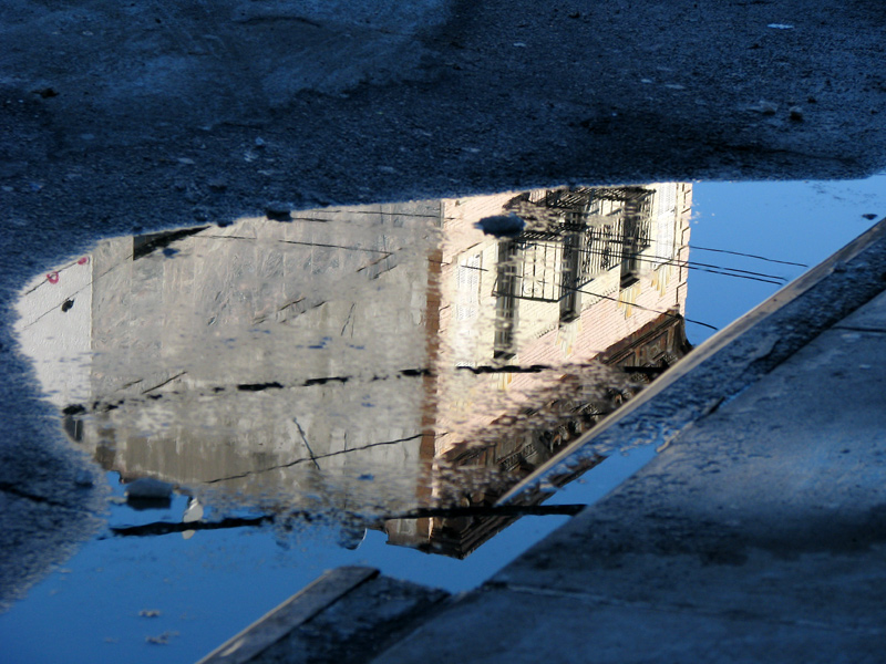 sorabji.com: Reflection of a Building, L.I.C.