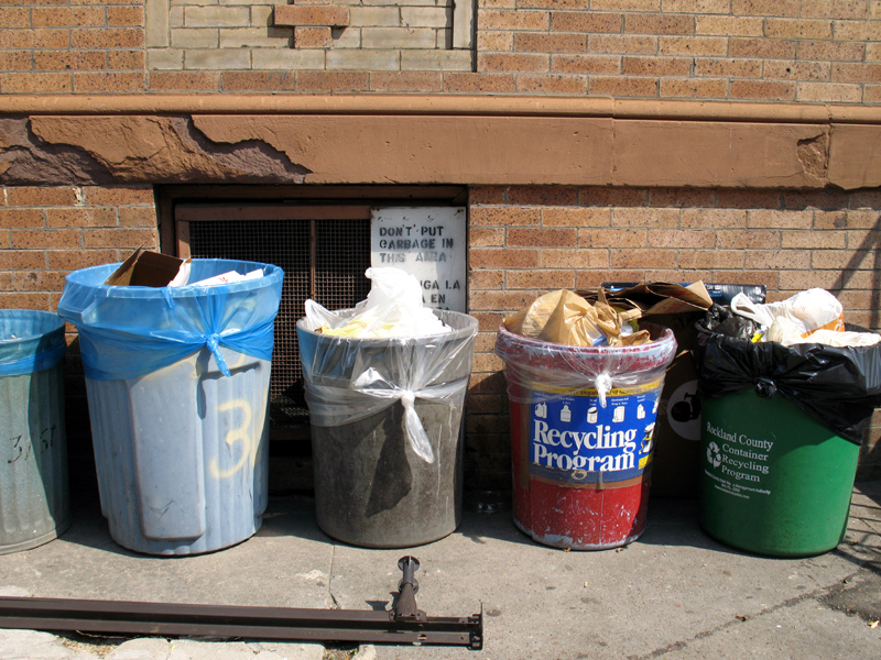 sorabji.com: Don't Put Garbage In This Area