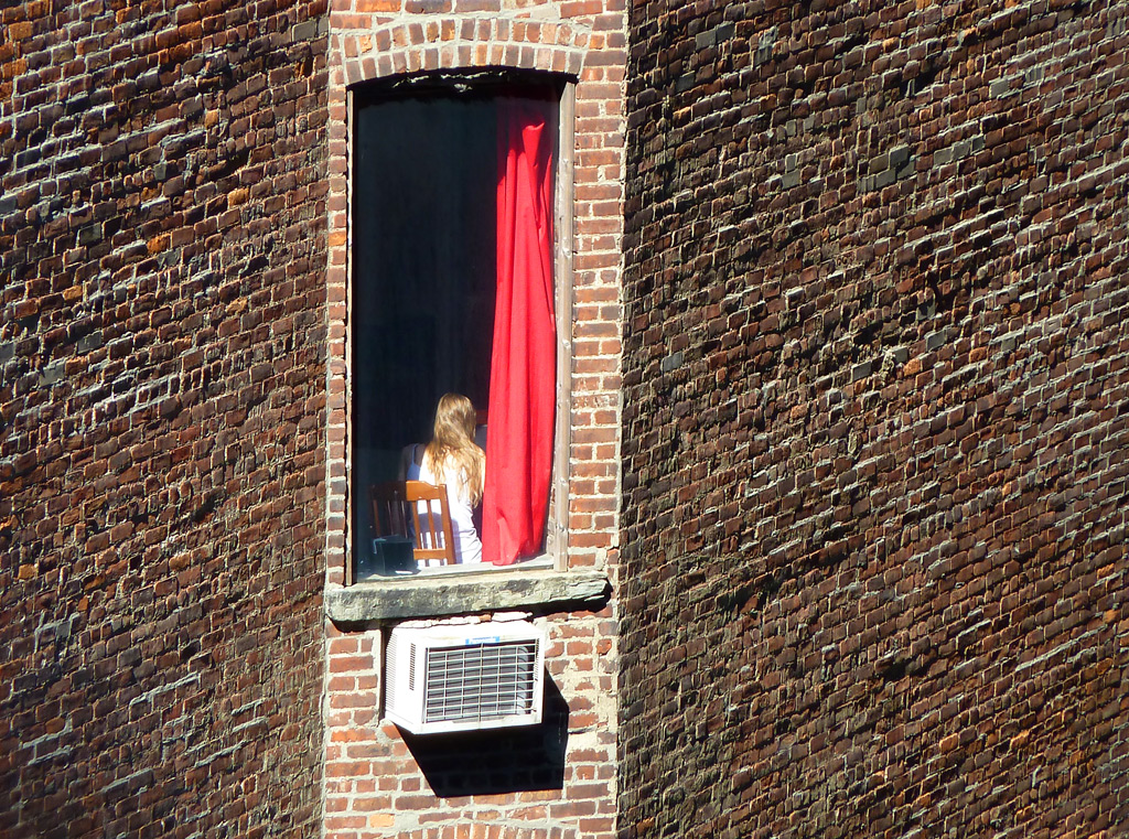 sorabji.com: Girl in the Window