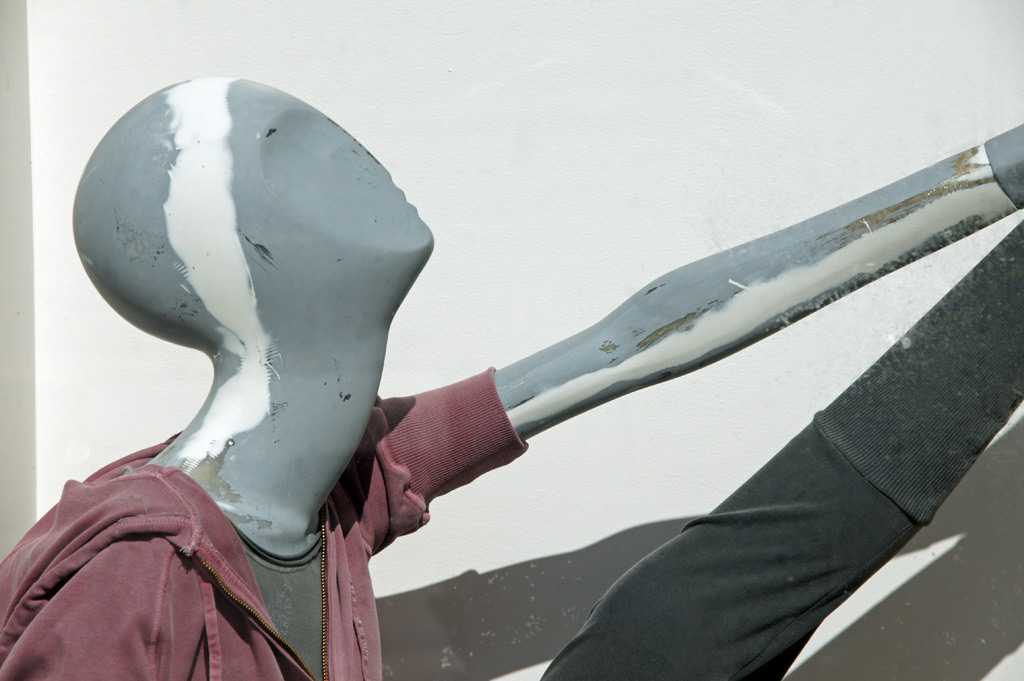 sorabji.com: Stretching Mannequin