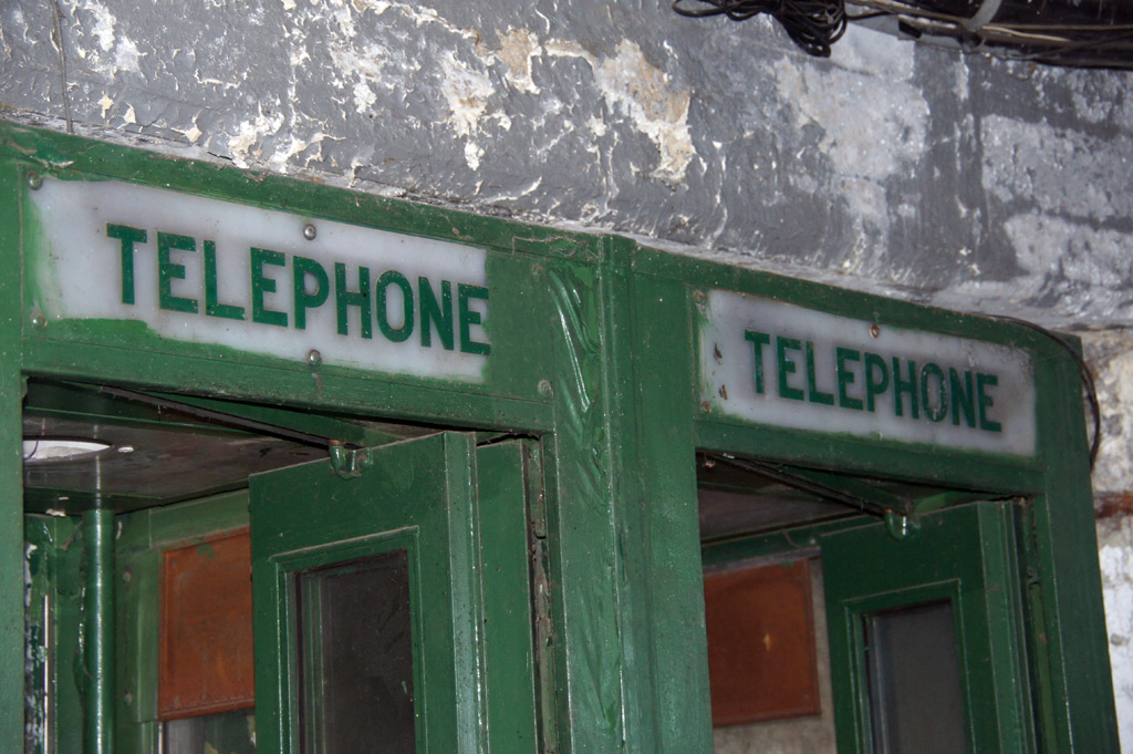 sorabji.com: Green Manhattan Telephone Booths